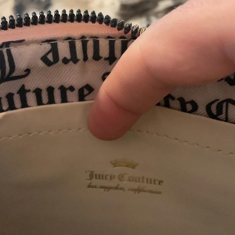 Juicy couture large wristlet. NWOT‎